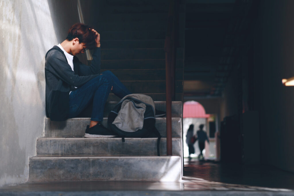 un jeune anxieux, qui s'isole